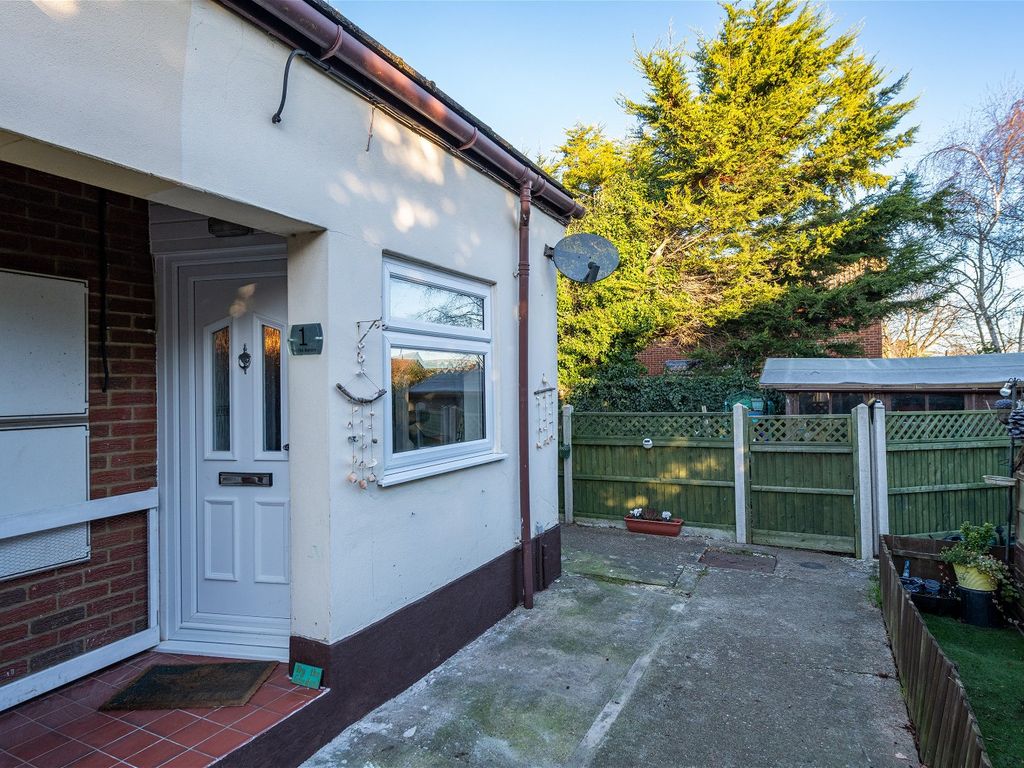 2 bed end terrace house for sale in Parsonage Chase, Minster On Sea, Sheerness ME12, £190,000