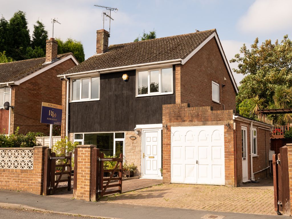 3 bed detached house for sale in Furnace Lane, Telford TF2, £250,000