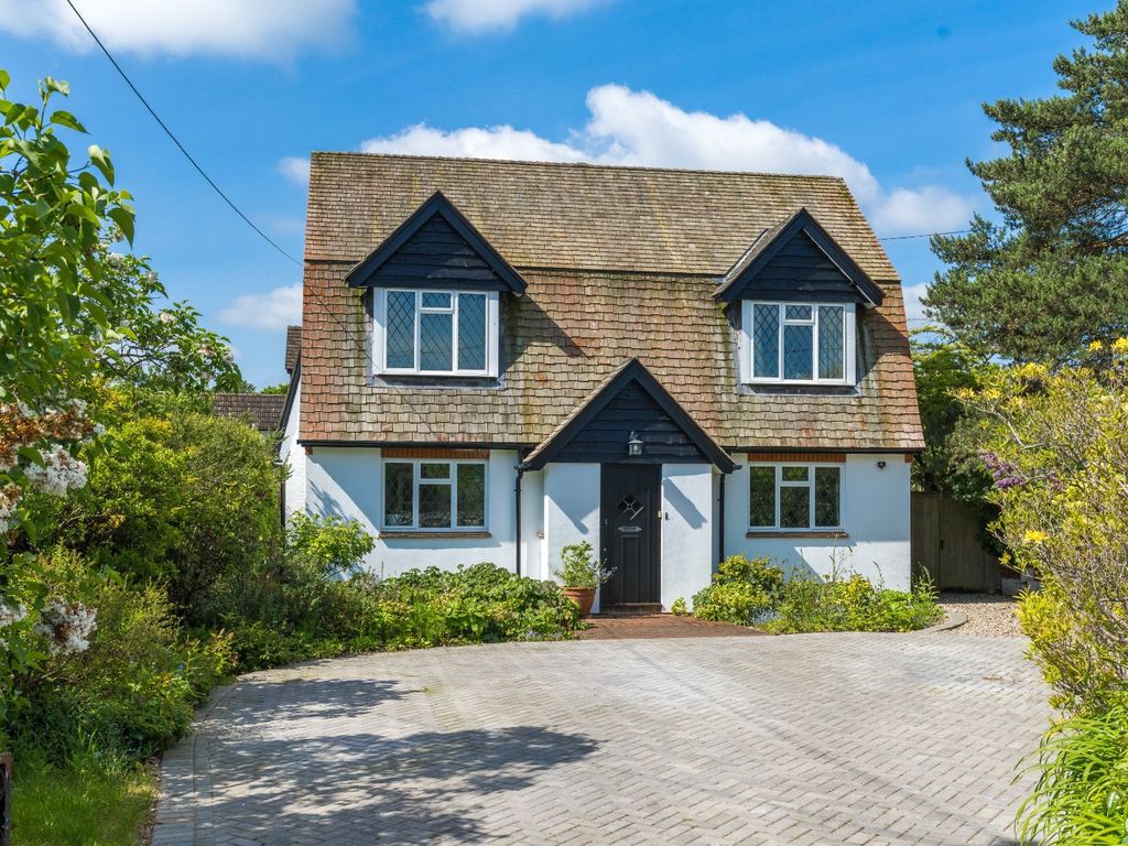 4 bed detached house for sale in Whitepit Lane, Flackwell Heath, High