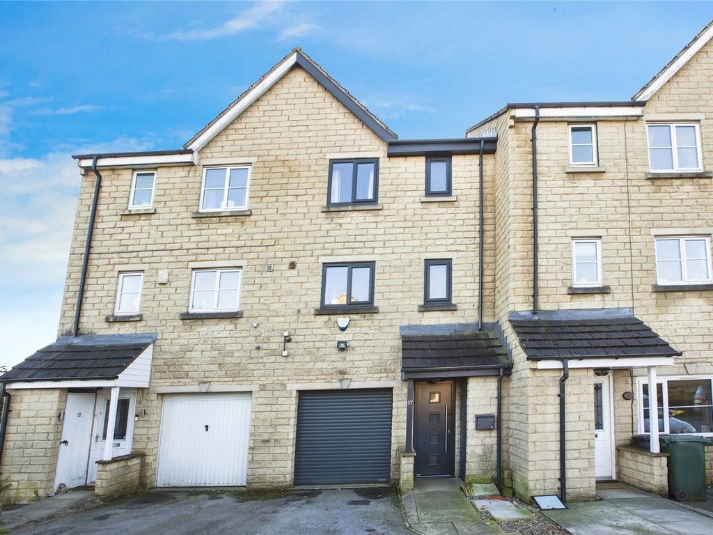 4 bed terraced house for sale in Fewston Avenue, Bradford, West