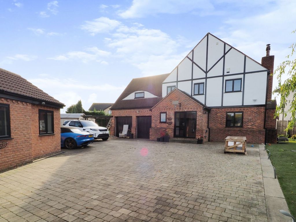 4 bed detached house for sale in Potovens Lane, Wakefield WF2 Zoopla