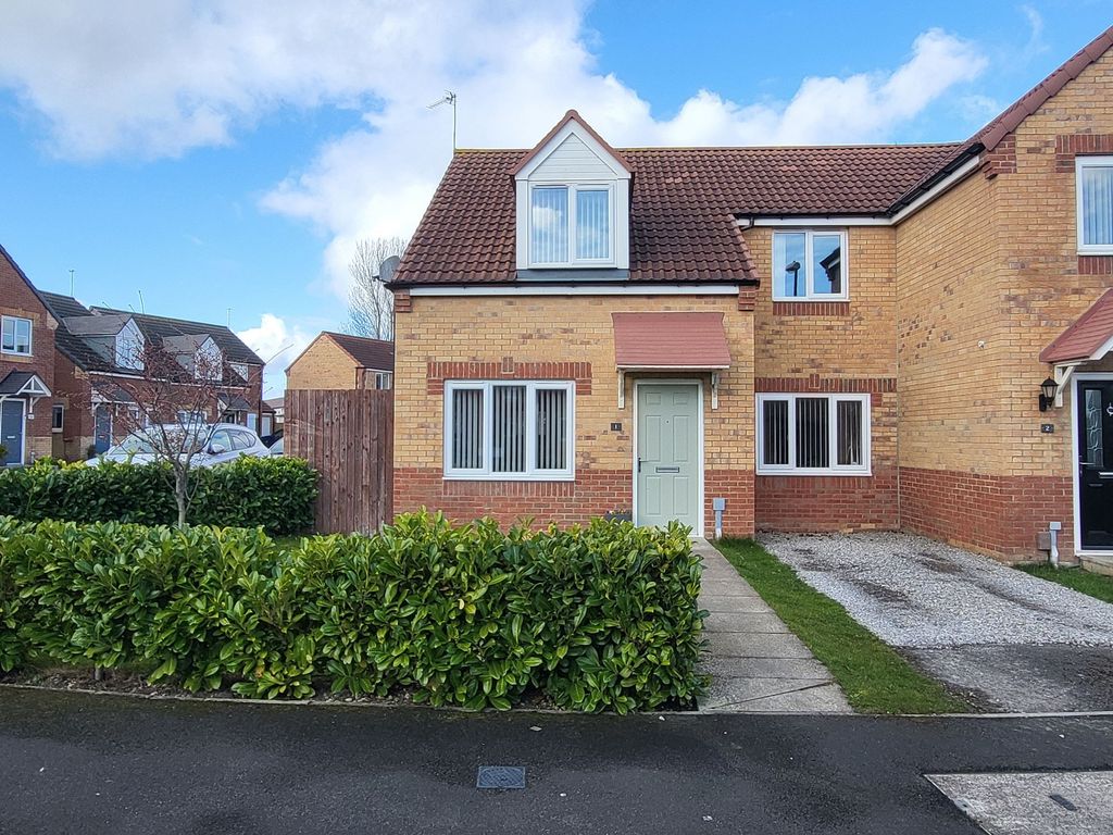 3 bed semidetached house for sale in Wilkinson Gardens, Hebburn NE31