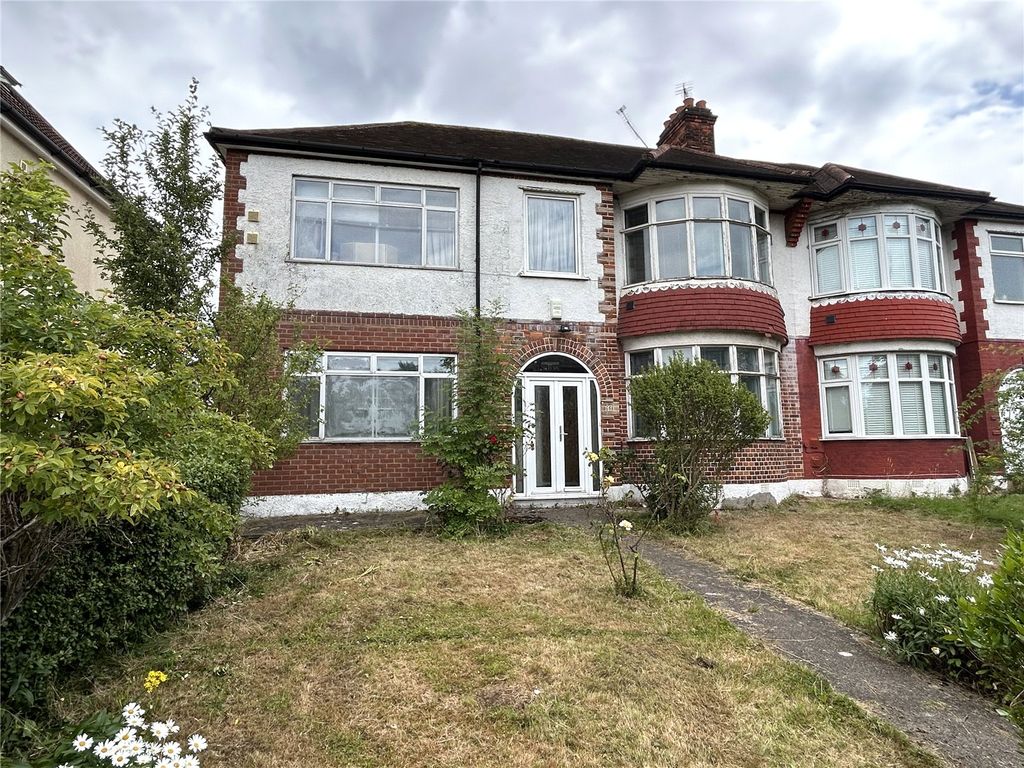 4 bed semidetached house for sale in Way, Mill Hill, London NW7