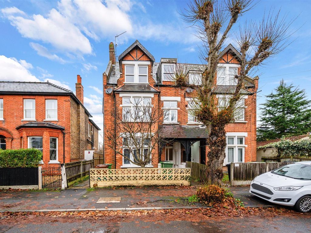 1 bed flat for sale in Randolph Road, Epsom KT17, £250,000 Zoopla