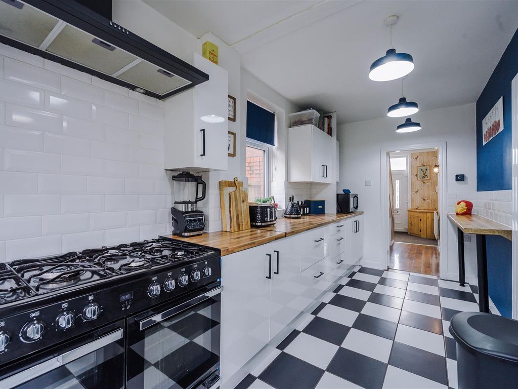 3 bed semidetached house for sale in Sunnybank Road, Blackburn BB2, £165,000 Zoopla