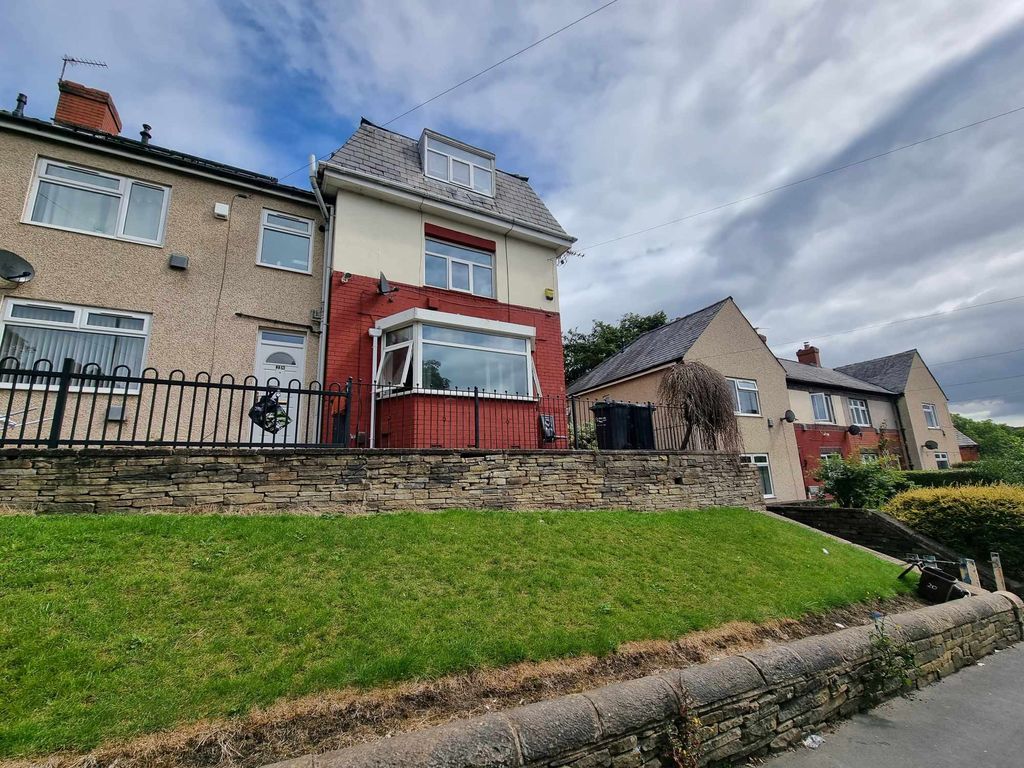4 bed terraced house for sale in Ovenden Way, Halifax HX3, £110,000