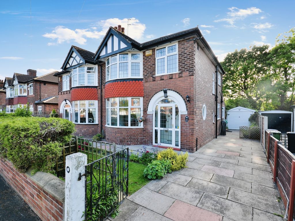 3 bed semidetached house for sale in Charnville Road, Gatley, Cheadle