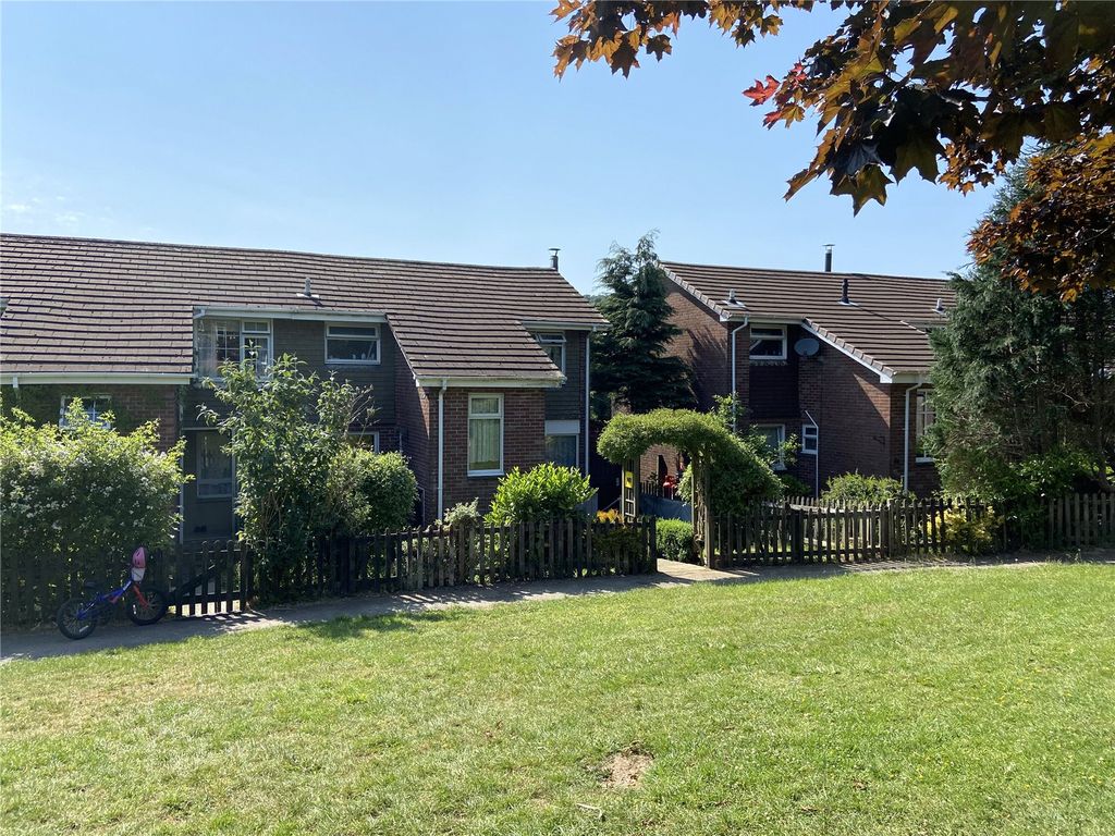 3 bed semidetached house for sale in Fernside Park, Tremar Coombe