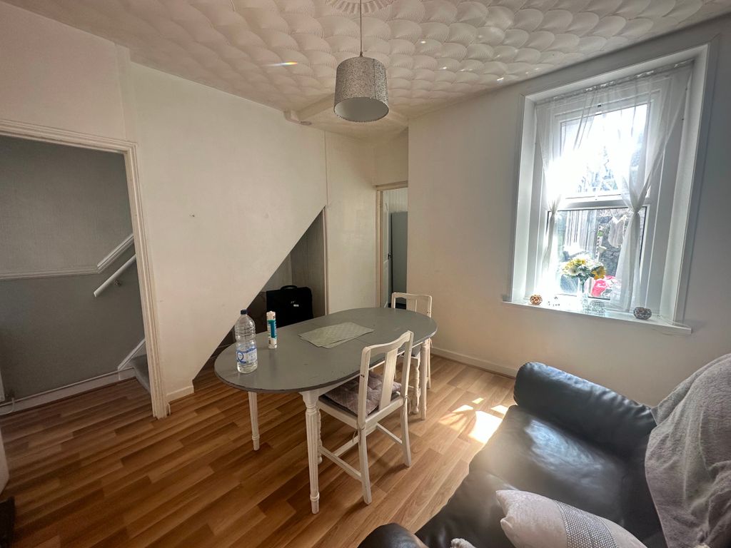 5 bed terraced house to rent in Rodney Street, Swansea SA1 Zoopla