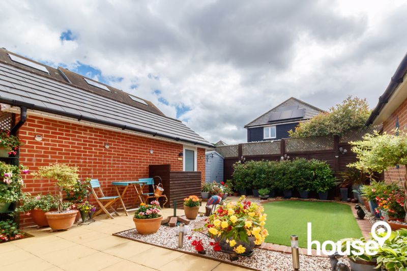 3 bed detached house for sale in Juniper Close, Sheerness ME12, £