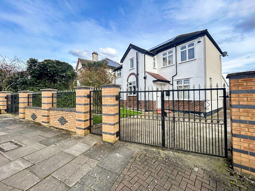 4 bed detached house for sale in Preston Road, Wembley HA9, £1,000,000