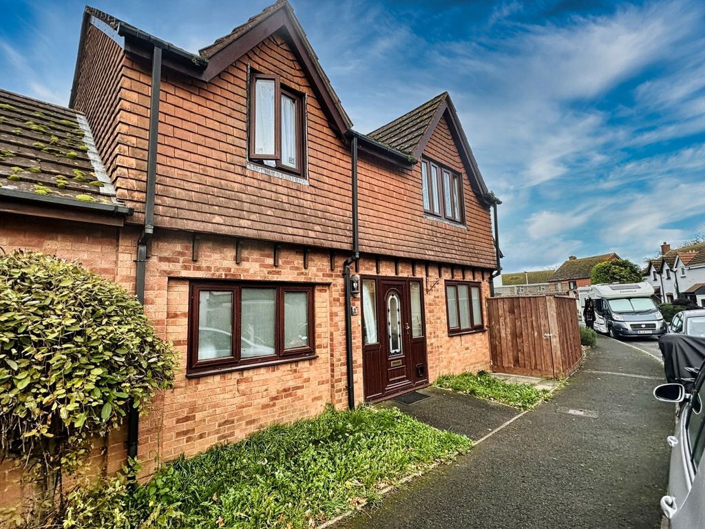 3 bed terraced house for sale in Heywood Drive, Starcross EX6, £250,000