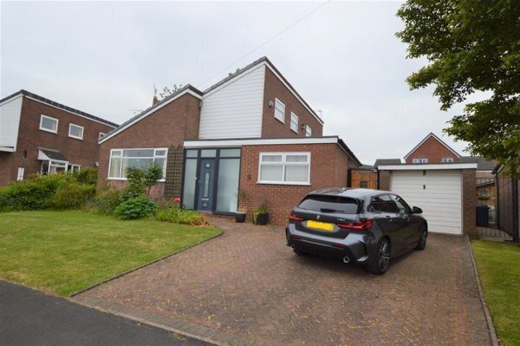 4 bed detached house for sale in Trinity Road, Eccleshall, Stafford