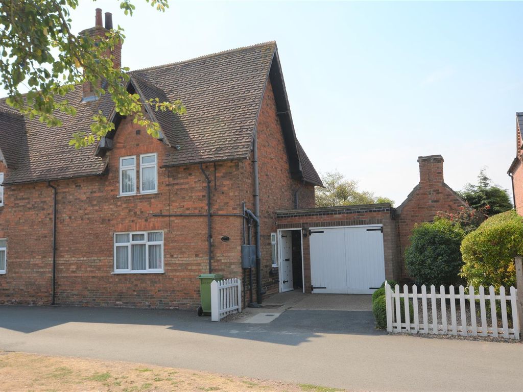 2 bed cottage for sale in Pinfold Lane, Averham, Newark NG23 Zoopla