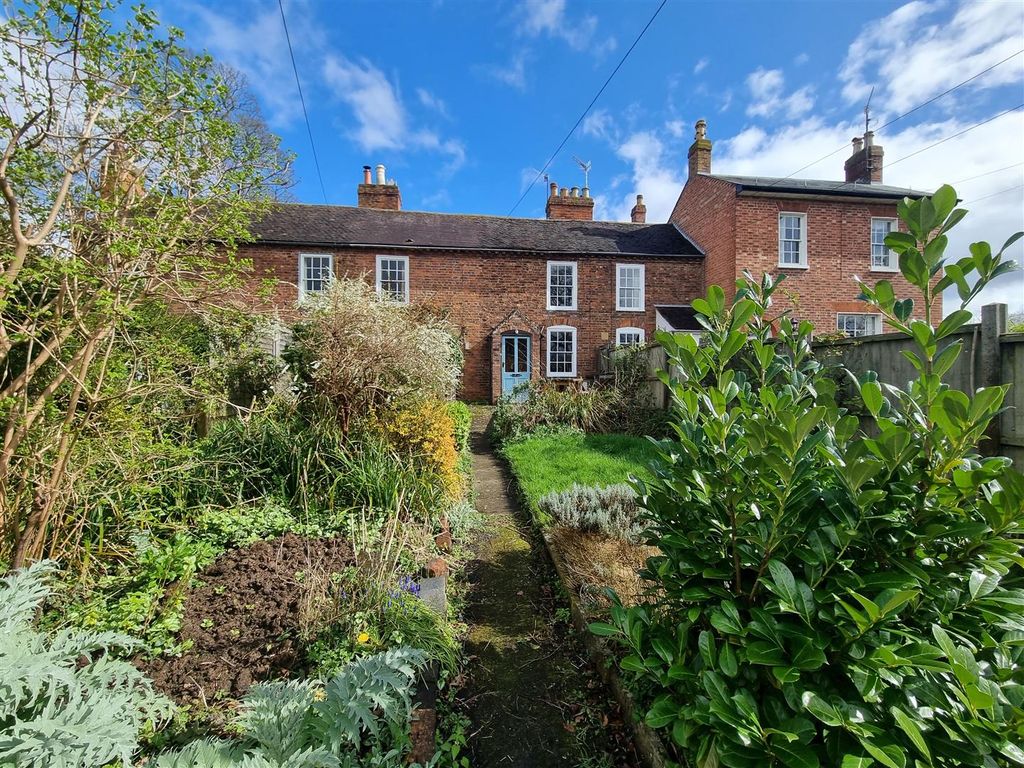 2 bed cottage to rent in 81 Old Street, UptonUponSevern, Worcester