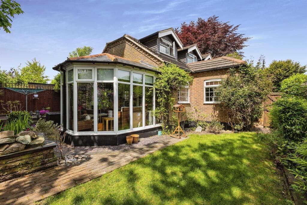 3 bed cottage for sale in Holly Bank Cottage, Bowes Hill, Rowland's