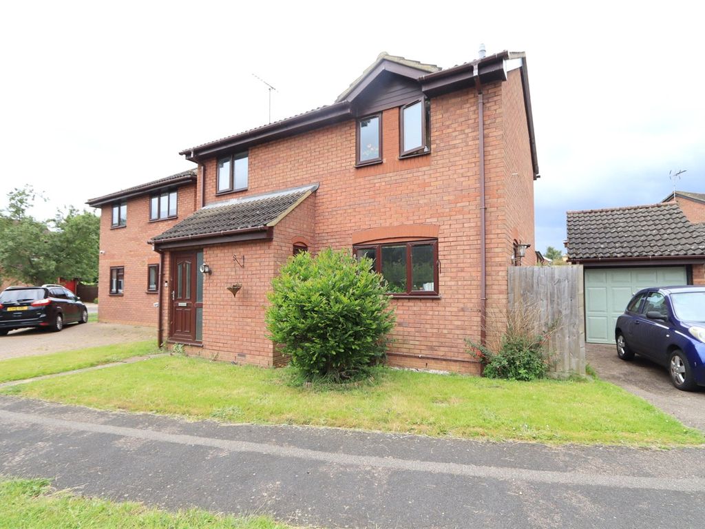 3 bed detached house to rent in Ranelagh Gardens, Newport Pagnell