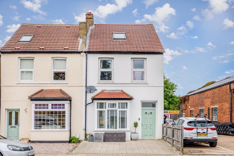 3 bed semidetached house for sale in Southlands Road, Bromley BR2, £