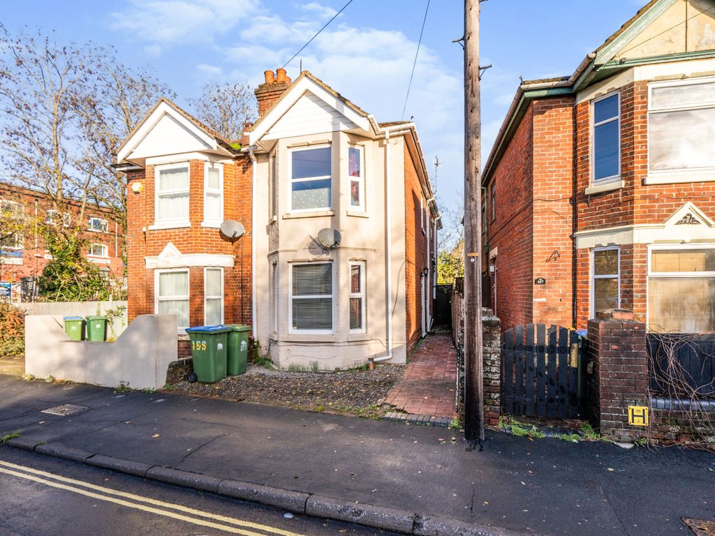 3 bed semidetached house for sale in Oakley Road, Southampton SO16