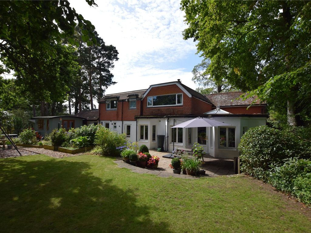 5 bed detached house for sale in Maynards Green, Heathfield TN21, £