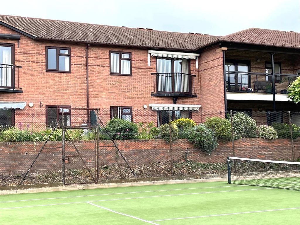 2 bed flat for sale in Marlborough Court, West Bridgford, Nottingham