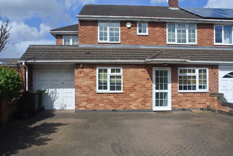 4 bed end terrace house to rent in Mancetter Road, Shirley, Solihull