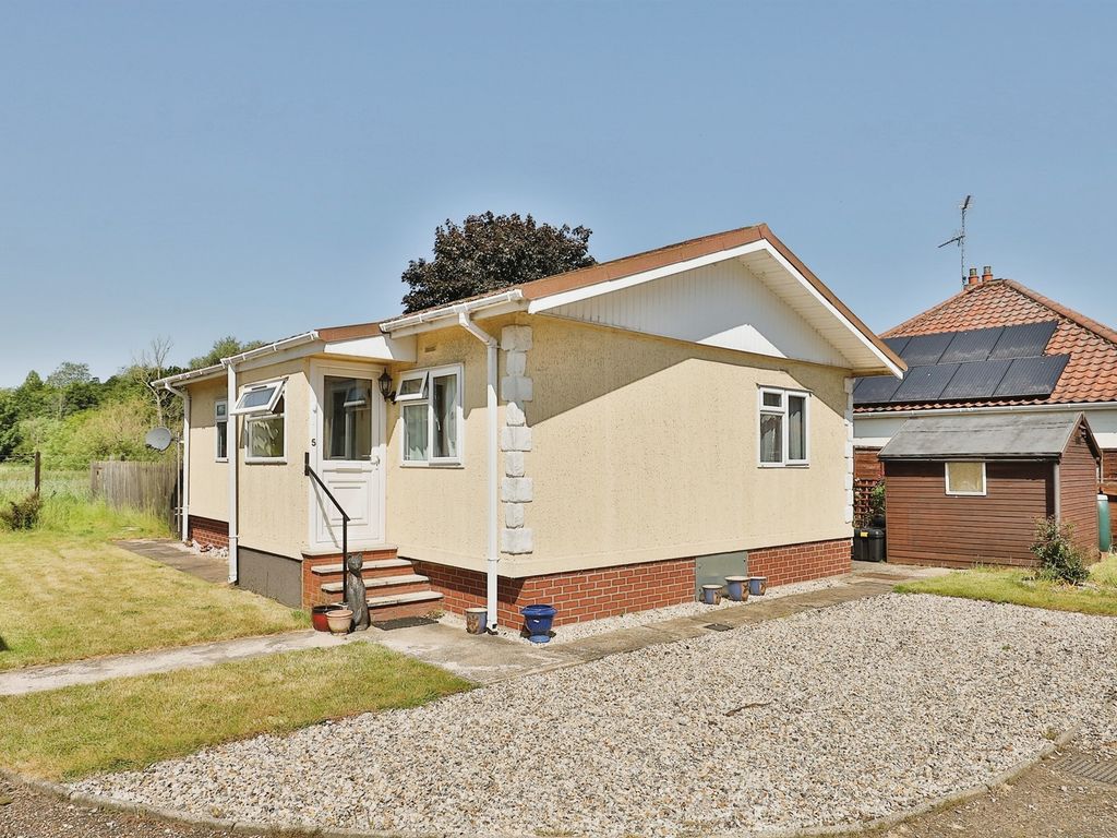 2 bed mobile/park home for sale in Oak Street, Fakenham NR21 Zoopla