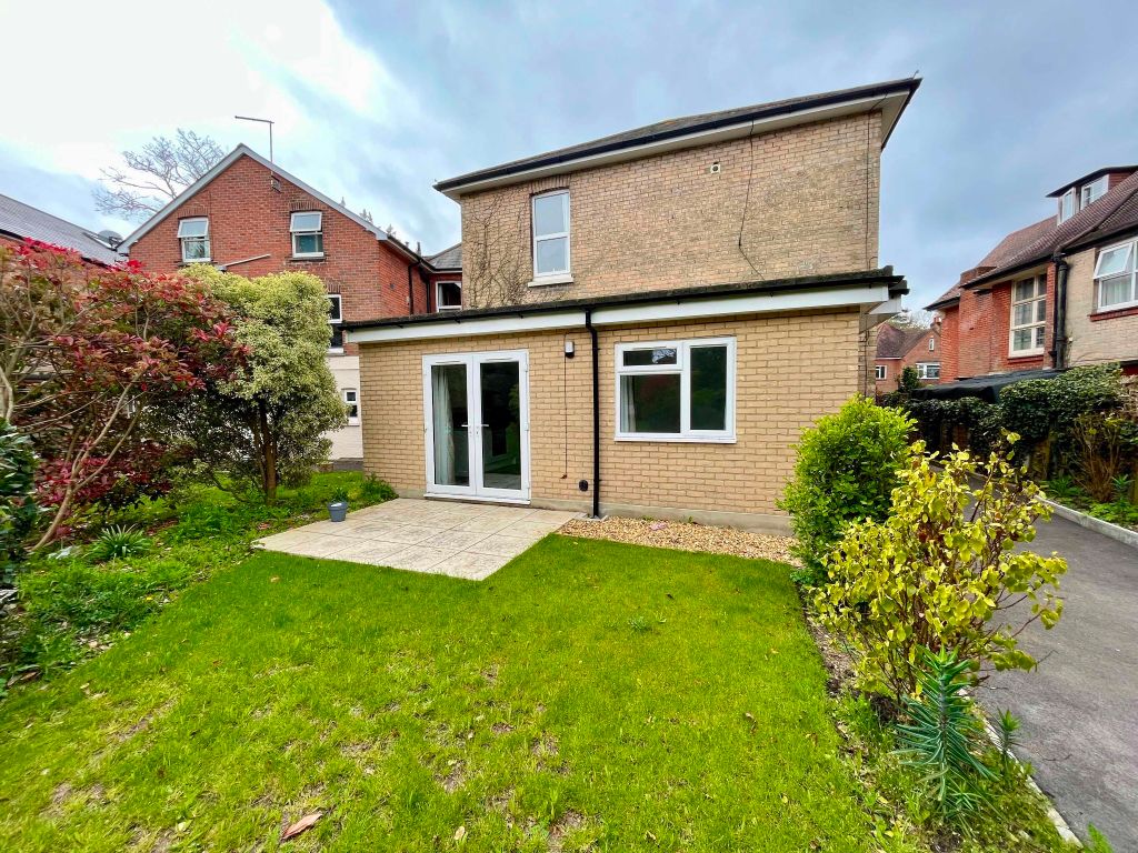 1 bed flat to rent in Alum Chine Road, Westbourne, Bournemouth BH4, £