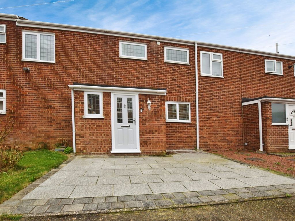 3 bed terraced house for sale in Milton Road, StanfordLeHope SS17, £