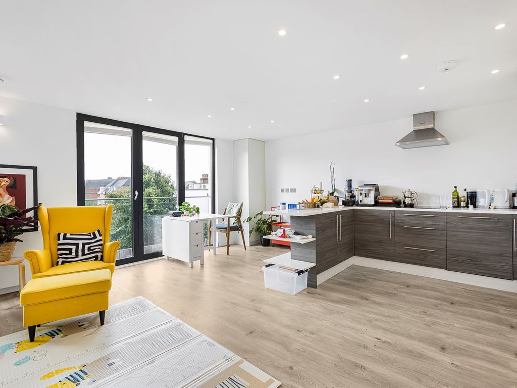 2 bed flat for sale in Victoria Street, St Albans AL1, £530,000 Zoopla