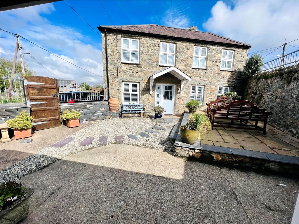 3 bed detached house for sale in Lon Isaf, Morfa Nefyn, Pwllheli