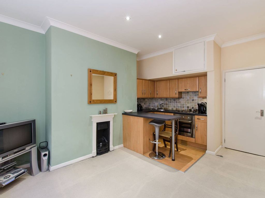 Studio to rent in Eccleston Square, Pimlico, London SW1V Zoopla
