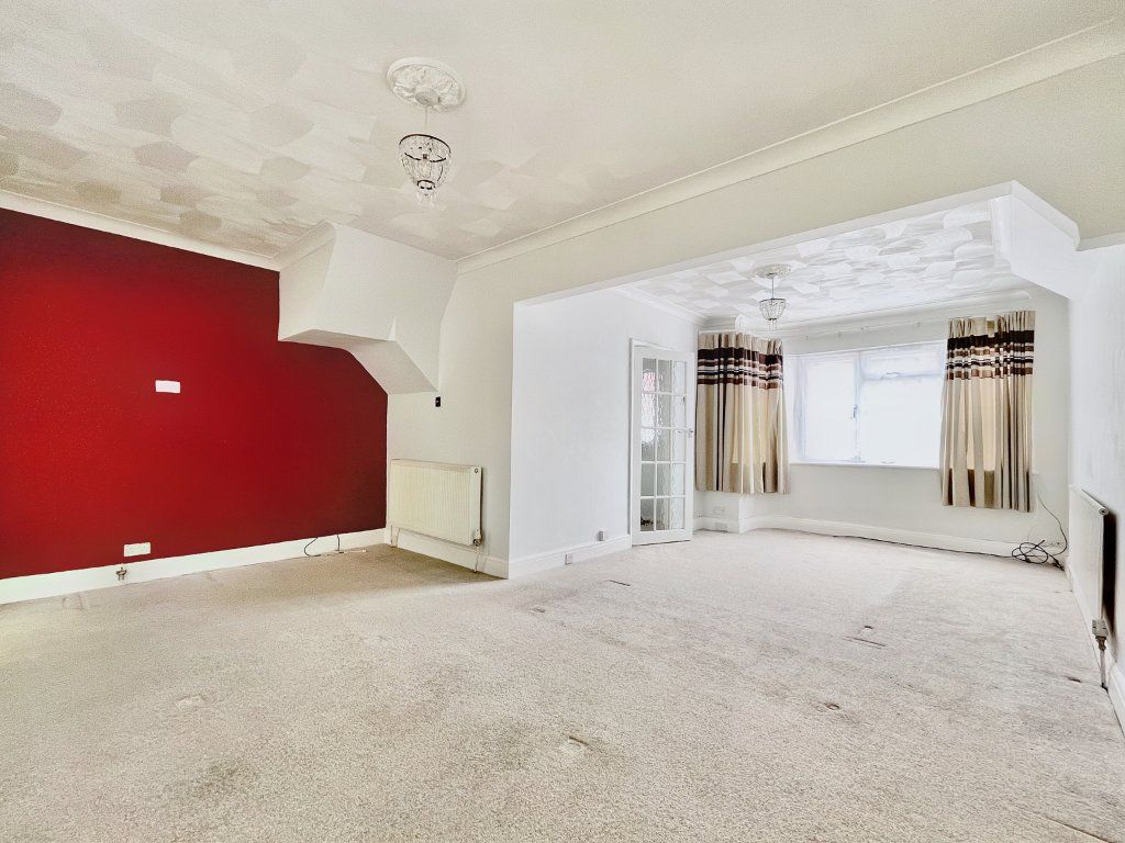 3 bed terraced house to rent in Shaldon Drive, Ruislip, Middlesex HA4