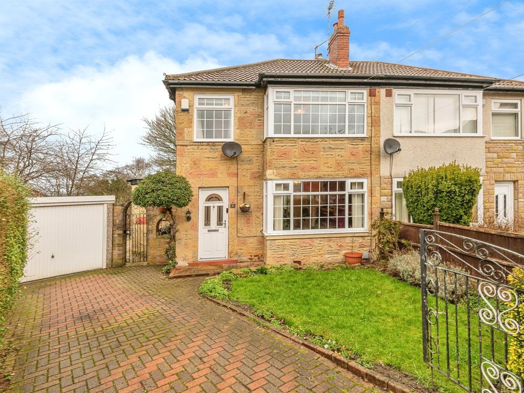 3 bed semidetached house for sale in Summerfield Avenue, Leeds LS13, £