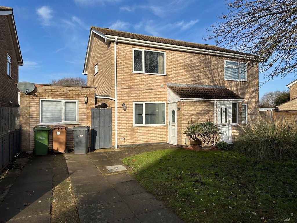 4 bed semidetached house for sale in Walgrave, Orton Malborne