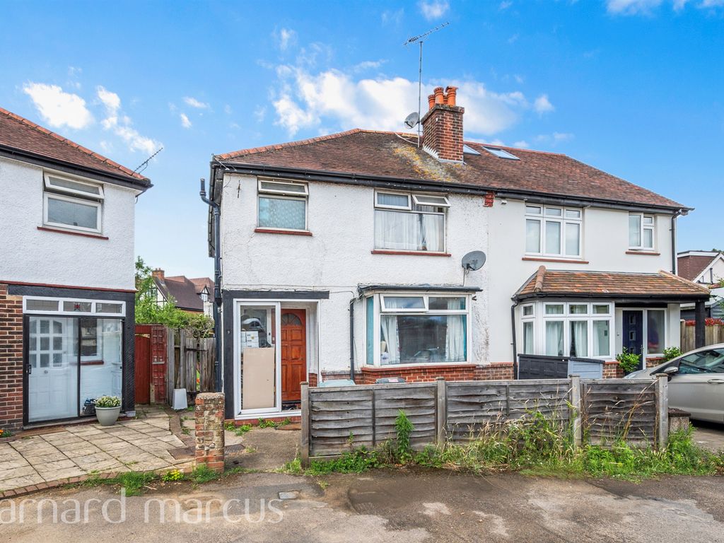 3 bed semidetached house for sale in Chase End, Epsom KT19, £500,000