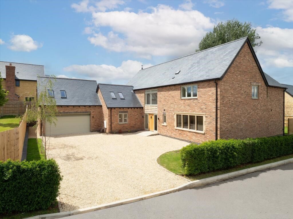 New home, 6 bed detached house for sale in Mill Lane, Newbold On Stour