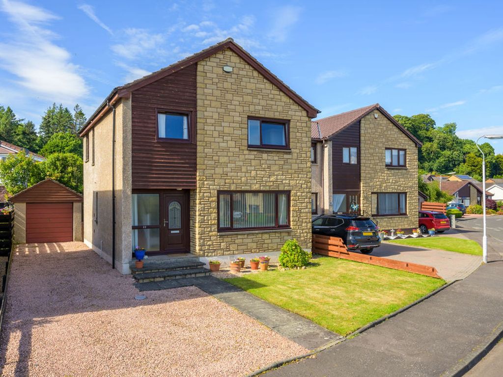 3 bed detached house for sale in Cairn Grove, Crossford KY12, £269,950