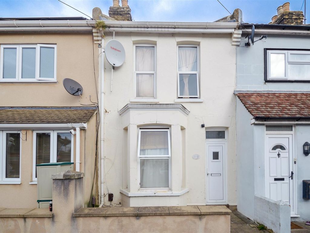 3 bed terraced house for sale in May Road, Gillingham ME7 Zoopla
