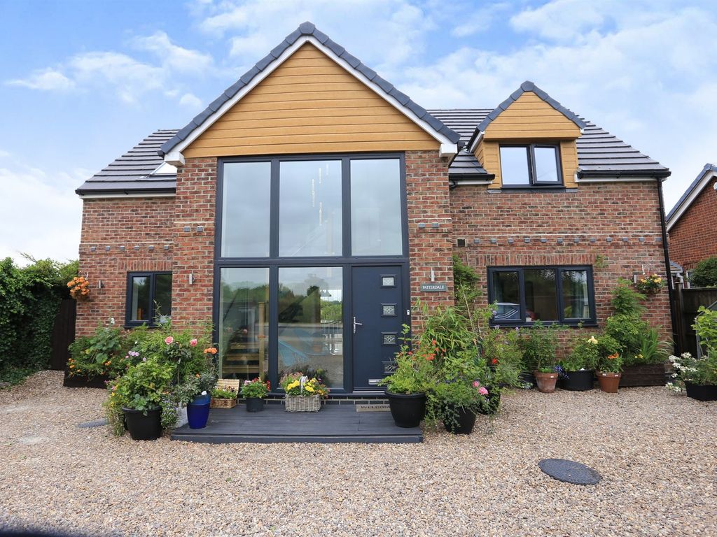 3 bed detached house for sale in York Road, Kirk Hammerton, York YO26