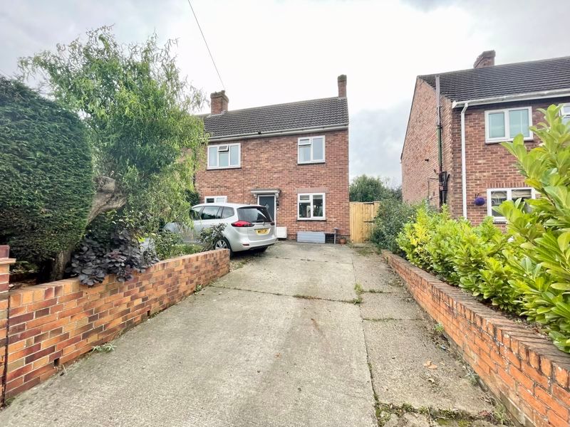 4 bed end terrace house for sale in St. Bernards Avenue, Louth LN11, £