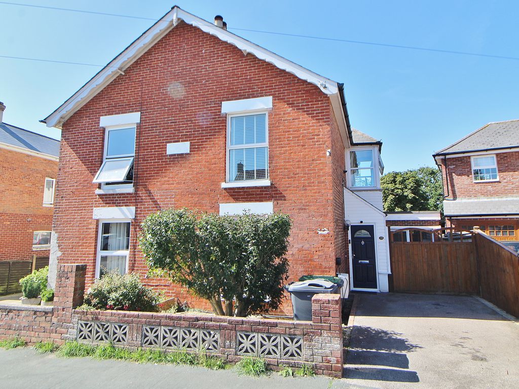 4 bed semidetached house for sale in Muriel Road, Waterlooville PO7, £