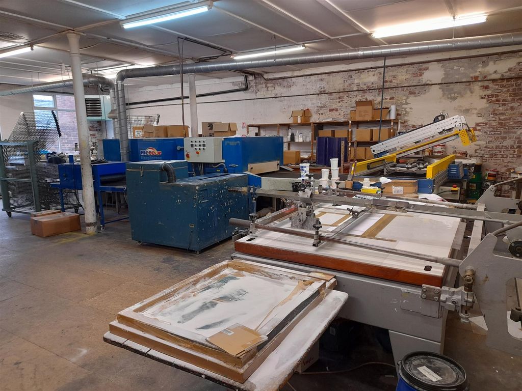 Commercial property for sale in Service Industry WF5, West Yorkshire