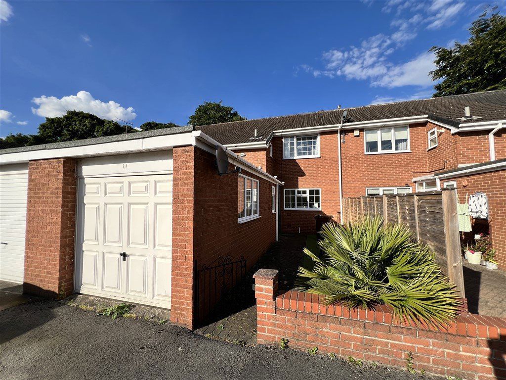 3 bed terraced house to rent in Weetworth Park, Castleford WF10, £1,000