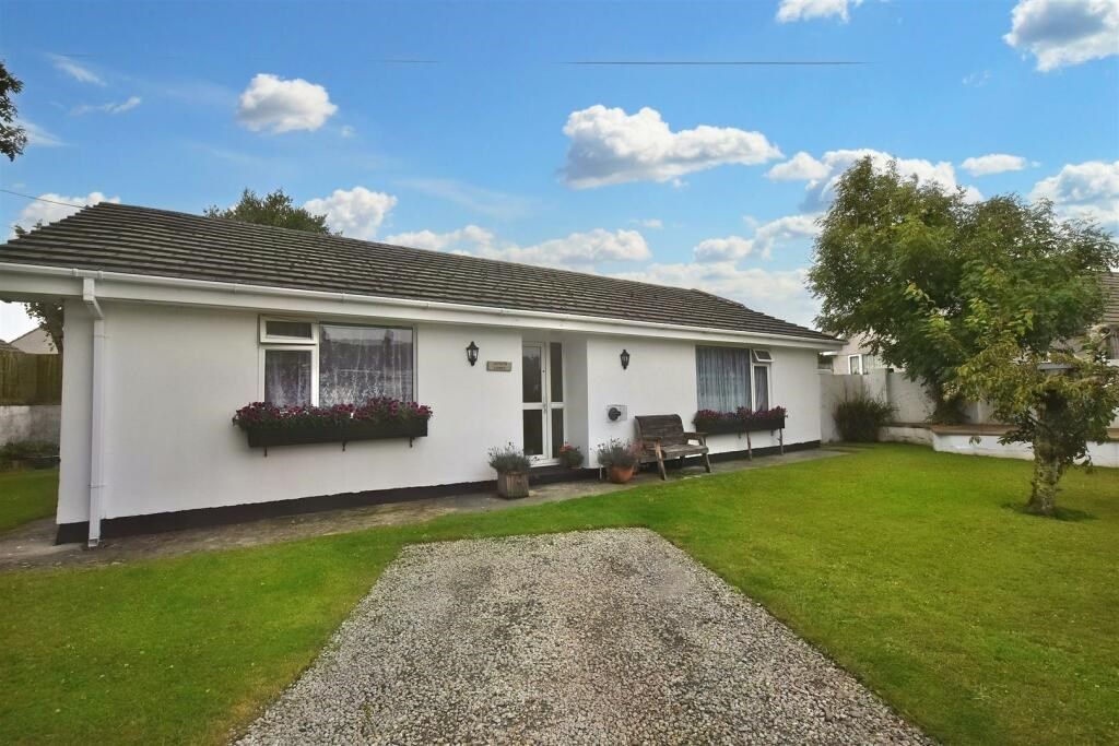 3 bed detached bungalow for sale in South Downs, Redruth TR15, £317,000