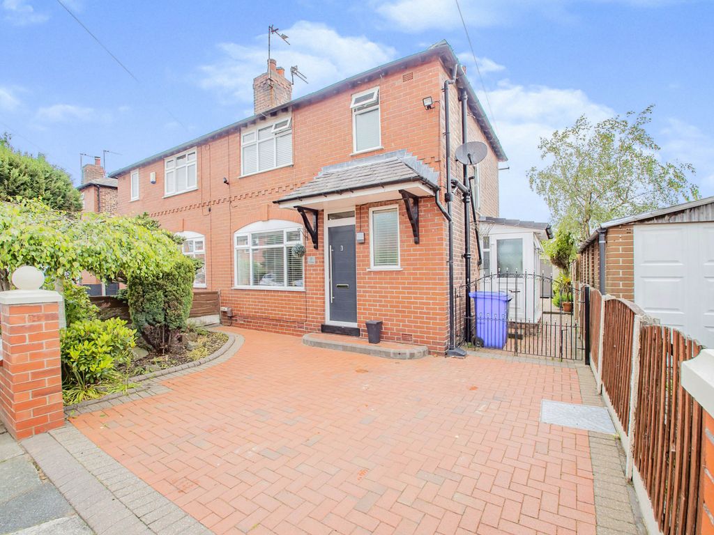 3 bed semidetached house for sale in Fairway, Pendlebury, Swinton