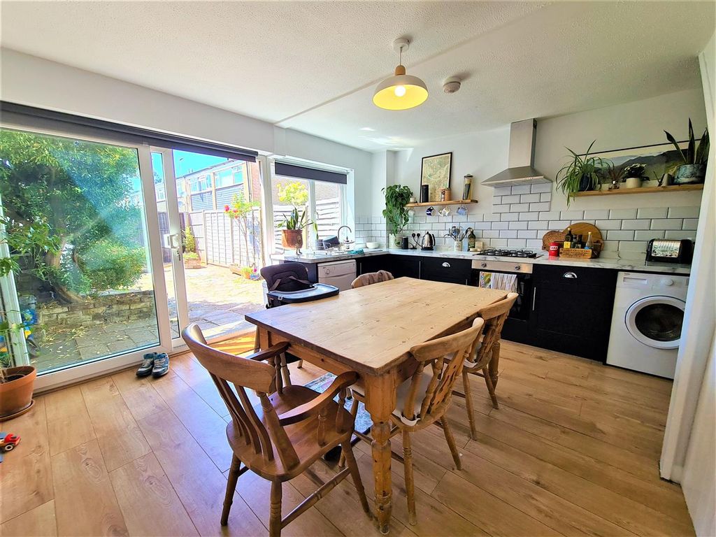 3 bed terraced house to rent in Peregrine Road, SunburyOnThames TW16