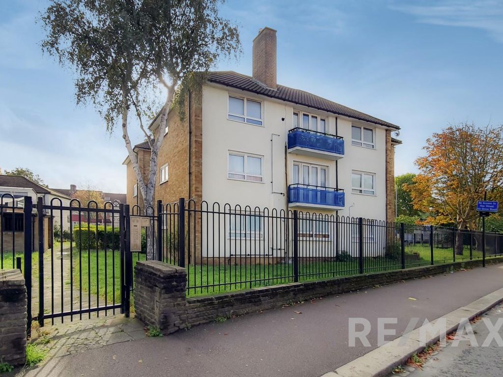 Lea Bridge Road, London E17  