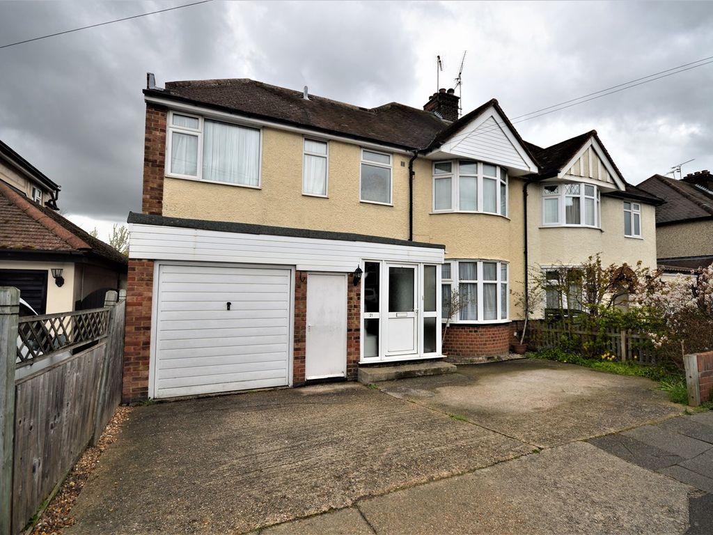 4 bed semidetached house for sale in Gloucester Avenue, Chelmsford CM2