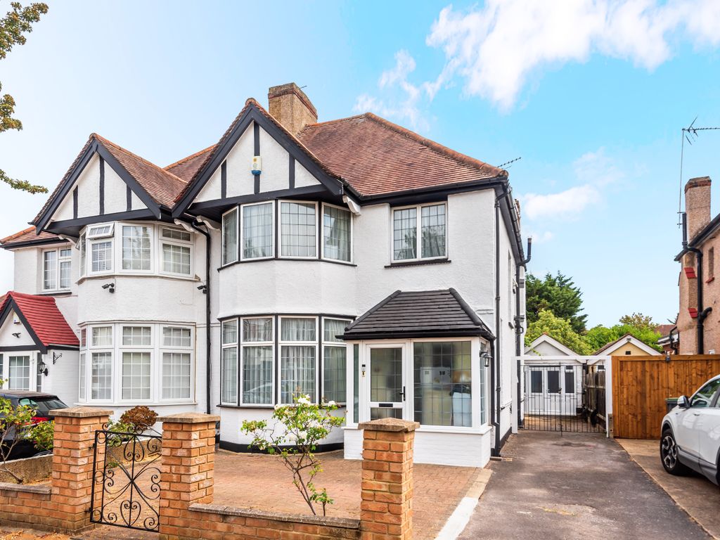3 bed semidetached house for sale in Kent Road, Winchmore Hill, London